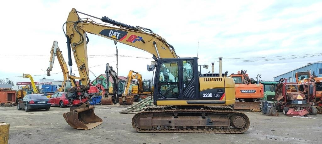 Paletli ekskavatör CAT 320 D: fotoğraf 9