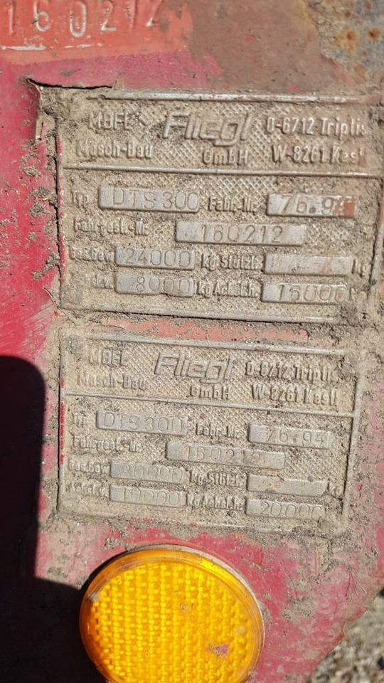 Fliegl DTS300 - Alçak çerçeveli platform römork: fotoğraf 2 Fliegl DTS300 - Alçak çerçeveli platform römork: fotoğraf 2