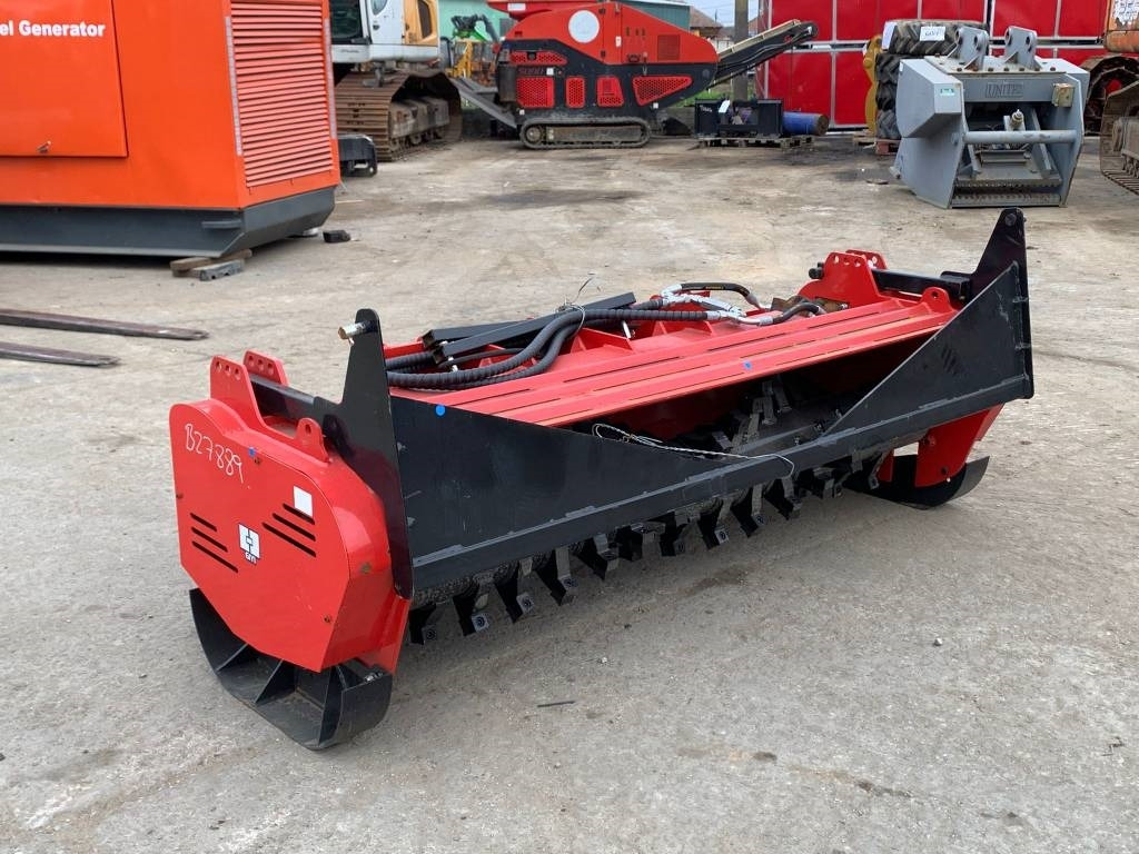 GIYI 1.80 - Dal parçalama makinası: fotoğraf 1 GIYI 1.80 - Dal parçalama makinası: fotoğraf 1