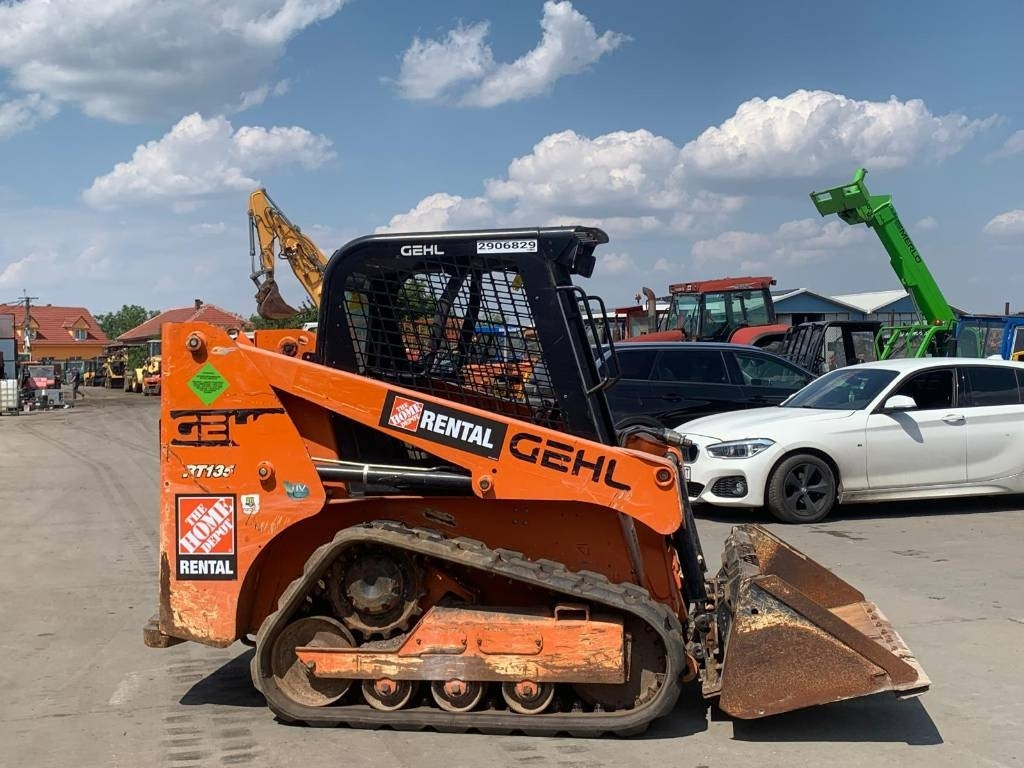 Gehl RT135 - Kompakt paletli yükleyici: fotoğraf 4 Gehl RT135 - Kompakt paletli yükleyici: fotoğraf 4