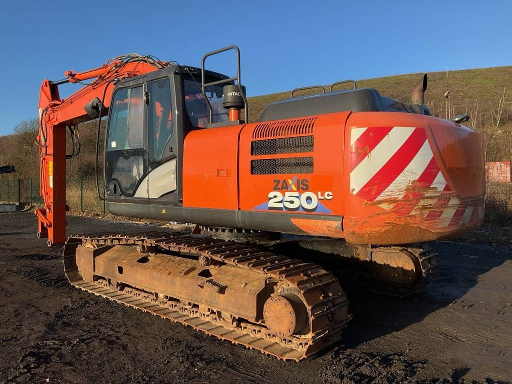 Hitachi ZX 250 LC-6 - Paletli ekskavatör: fotoğraf 2 Hitachi ZX 250 LC-6 - Paletli ekskavatör: fotoğraf 2