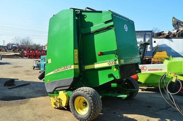 John Deere 592 - Silindirik balya makinesi: fotoğraf 3 John Deere 592 - Silindirik balya makinesi: fotoğraf 3
