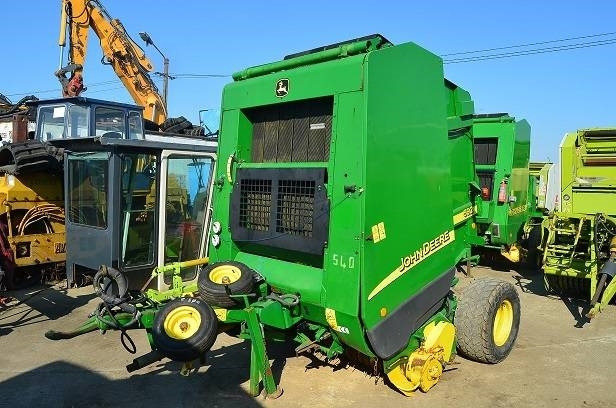 John Deere 592 - Silindirik balya makinesi: fotoğraf 1 John Deere 592 - Silindirik balya makinesi: fotoğraf 1