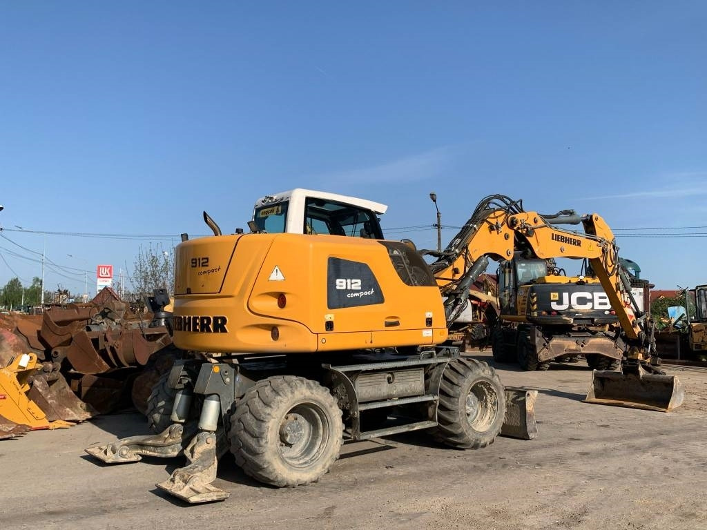 Liebherr A912 Compact+Engcon Rototilt - Tekerlekli ekskavatör: fotoğraf 4 Liebherr A912 Compact+Engcon Rototilt - Tekerlekli ekskavatör: fotoğraf 4