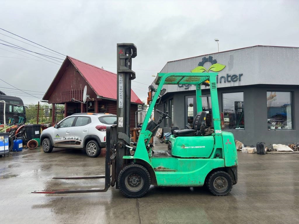 Mitsubishi FD15 - Dizel forklift: fotoğraf 3 Mitsubishi FD15 - Dizel forklift: fotoğraf 3