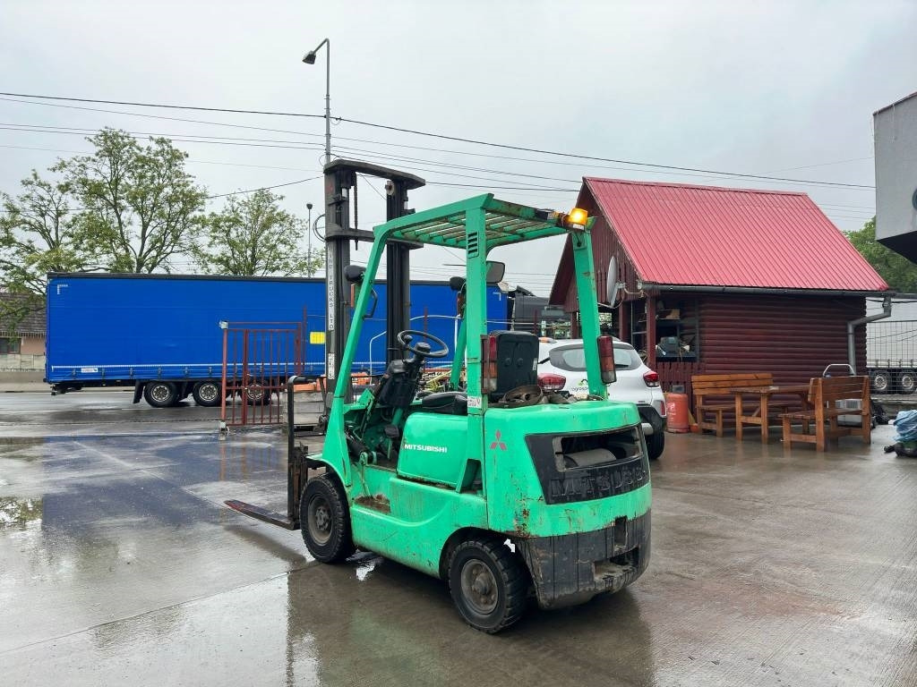 Mitsubishi FD15 - Dizel forklift: fotoğraf 5 Mitsubishi FD15 - Dizel forklift: fotoğraf 5