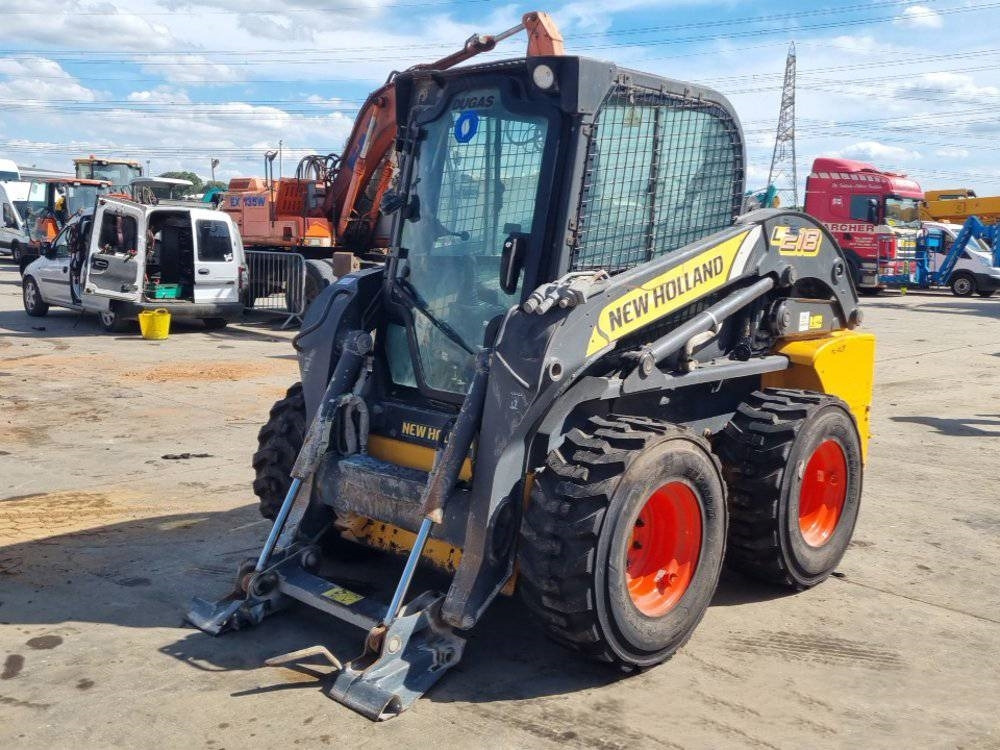 New Holland L 218 - Mini yükleyici: fotoğraf 1 New Holland L 218 - Mini yükleyici: fotoğraf 1