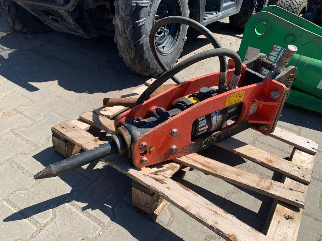 Sandvik BR111A010 - Hidrolik kırıcı - İş makinaları: fotoğraf 1 Sandvik BR111A010 - Hidrolik kırıcı - İş makinaları: fotoğraf 1