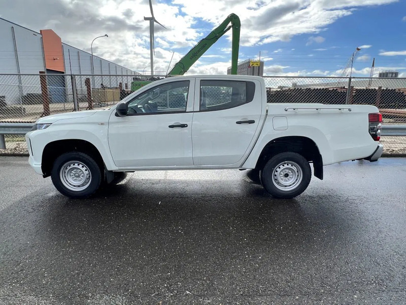 Mitsubishi L200 4x4 - 8 UNITS in WHITE 2.5 D GL Double Cab - EURO 2 - NEW!! Ready for work!!!** - Pikap, Çift kabin kamyonet: fotoğraf 1 Mitsubishi L200 4x4 - 8 UNITS in WHITE 2.5 D GL Double Cab - EURO 2 - NEW!! Ready for work!!!** - Pikap, Çift kabin kamyonet: fotoğraf 1
