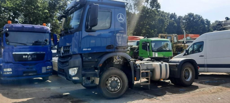 Mercedes-Benz 2043 Arocs 4x4 - Çekici: fotoğraf 1 Mercedes-Benz 2043 Arocs 4x4 - Çekici: fotoğraf 1