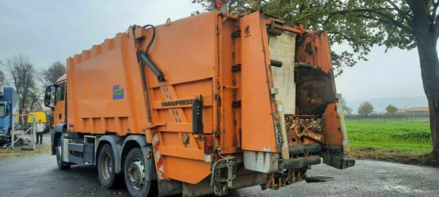 MAN 26.320 Müllwagen Faun Variopress - Çöp kamyonu: fotoğraf 4 MAN 26.320 Müllwagen Faun Variopress - Çöp kamyonu: fotoğraf 4