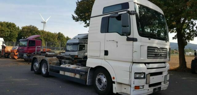 MAN 26.440 TGA BDF 6x2 German Truck - Şasi kamyon: fotoğraf 3 MAN 26.440 TGA BDF 6x2 German Truck - Şasi kamyon: fotoğraf 3