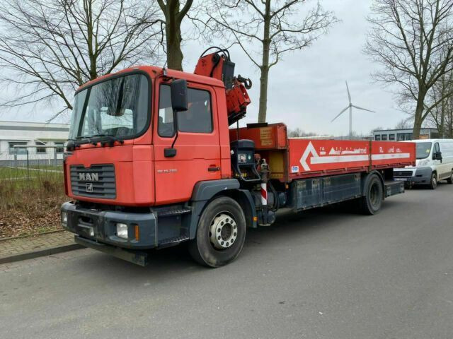 MAN ME18.284 mit Kran Not Aus Hiab 122B - Sal/ Açık kasa kamyon, Vinçli kamyon: fotoğraf 1 MAN ME18.284 mit Kran Not Aus Hiab 122B - Sal/ Açık kasa kamyon, Vinçli kamyon: fotoğraf 1