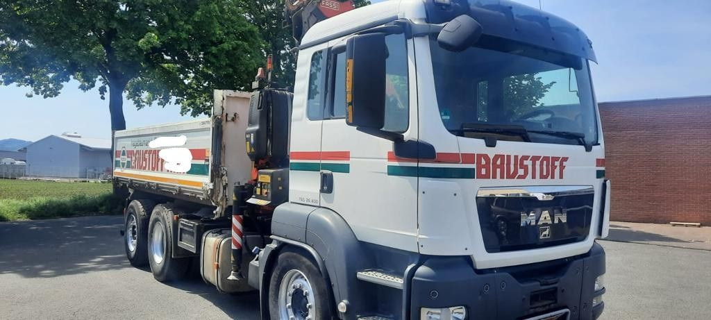 MAN TGS 26.400 Kipper Mit Kran/Funk - Damperli kamyon, Vinçli kamyon: fotoğraf 2 MAN TGS 26.400 Kipper Mit Kran/Funk - Damperli kamyon, Vinçli kamyon: fotoğraf 2