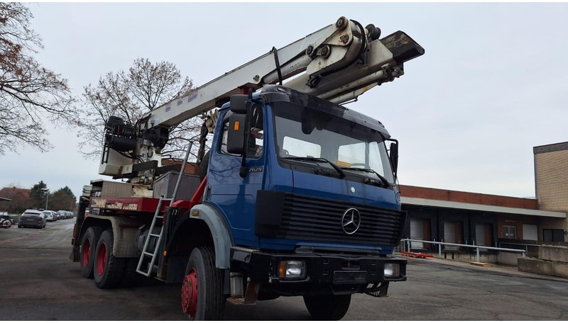 Mercedes-Benz 2629 AK Motorwagen mit Kran Dachdeckerkran6x6 - Vinçli kamyon: fotoğraf 3 Mercedes-Benz 2629 AK Motorwagen mit Kran Dachdeckerkran6x6 - Vinçli kamyon: fotoğraf 3