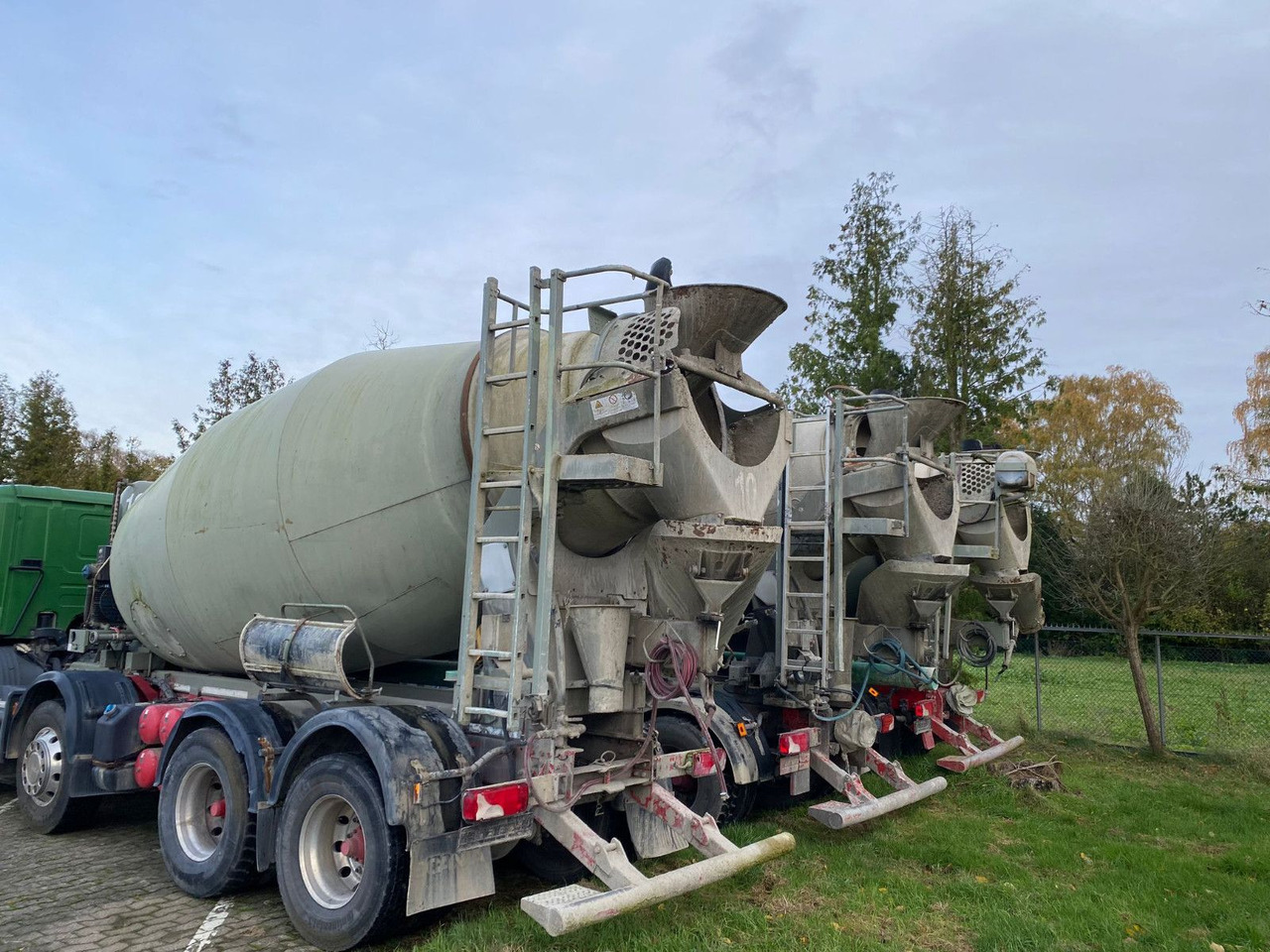 Scania 2x P360 Betonmischer 8x4 Blatt/Blatt E6 2 stück - Transmikser: fotoğraf 5 Scania 2x P360 Betonmischer 8x4 Blatt/Blatt E6 2 stück - Transmikser: fotoğraf 5