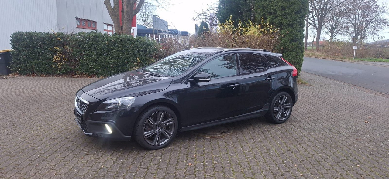 Volvo V40 Cross Country You! - SUV: fotoğraf 2 Volvo V40 Cross Country You! - SUV: fotoğraf 2