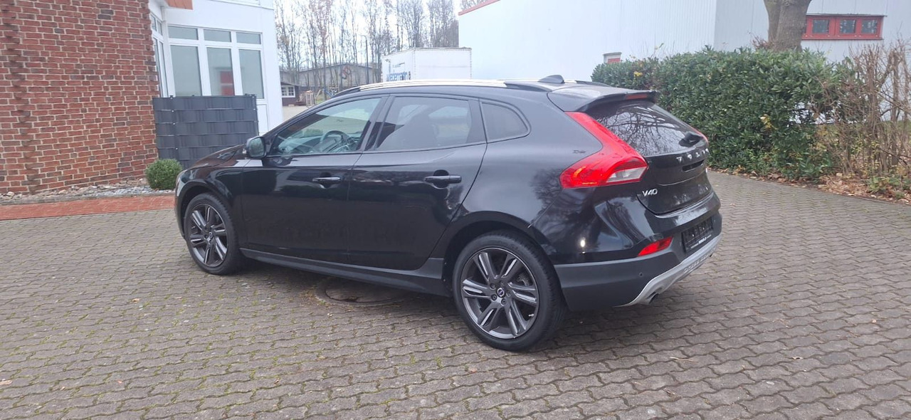 Volvo V40 Cross Country You! - SUV: fotoğraf 5 Volvo V40 Cross Country You! - SUV: fotoğraf 5