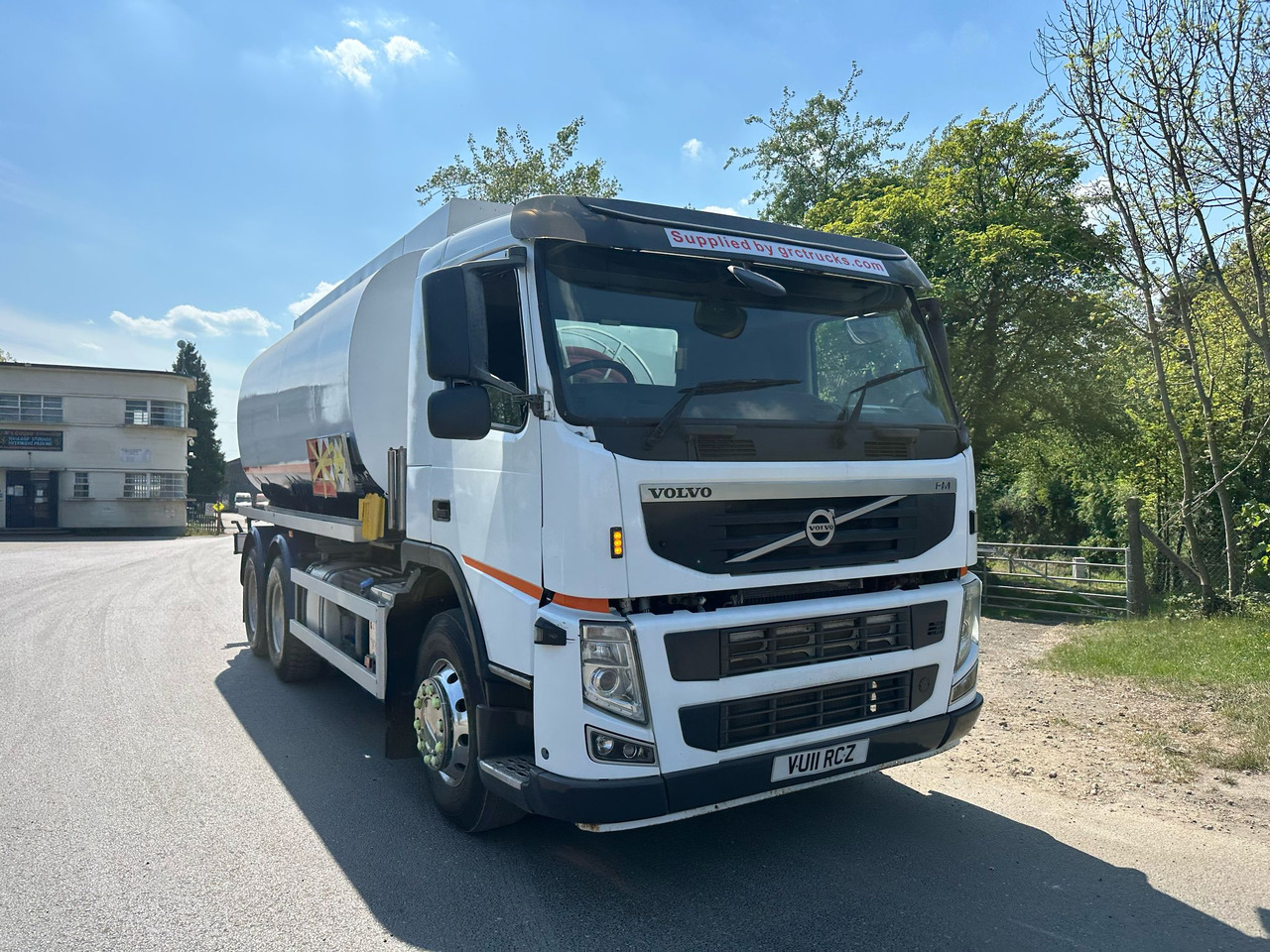 2011 Volvo FM Fuel Tanker - Tanker kamyon: fotoğraf 3 2011 Volvo FM Fuel Tanker - Tanker kamyon: fotoğraf 3