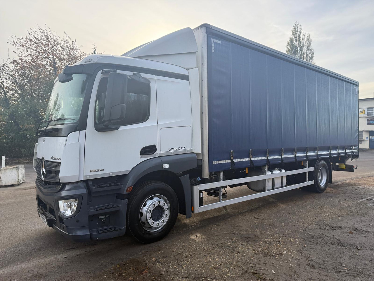 2018 Mercedes Actros 1824 Curtainside Truck - Tenteli kamyon: fotoğraf 2 2018 Mercedes Actros 1824 Curtainside Truck - Tenteli kamyon: fotoğraf 2