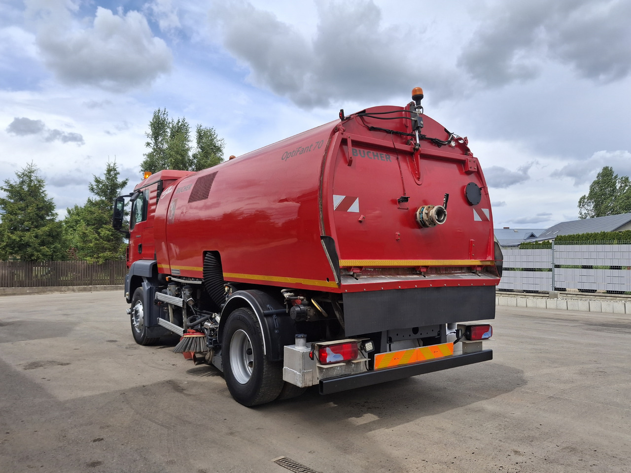 MAN TGS 18.320 Zamiatarka Kehrmaschine BUCHER 2 Motoren Karcher Szczotki L/R - Yol süpürme aracı: fotoğraf 4 MAN TGS 18.320 Zamiatarka Kehrmaschine BUCHER 2 Motoren Karcher Szczotki L/R - Yol süpürme aracı: fotoğraf 4