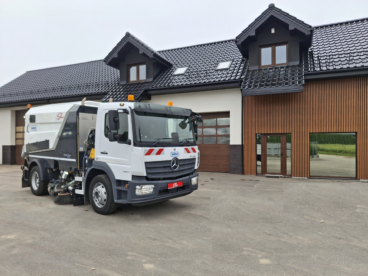 MERCEDES-BENZ Atego 1523 Zamiatarka Kehrmaschine Schmidt Street King 660 Euro 6 PM10 2 Motoren Szczotki L/R 2016r - Yol süpürme aracı: fotoğraf 1 MERCEDES-BENZ Atego 1523 Zamiatarka Kehrmaschine Schmidt Street King 660 Euro 6 PM10 2 Motoren Szczotki L/R 2016r - Yol süpürme aracı: fotoğraf 1