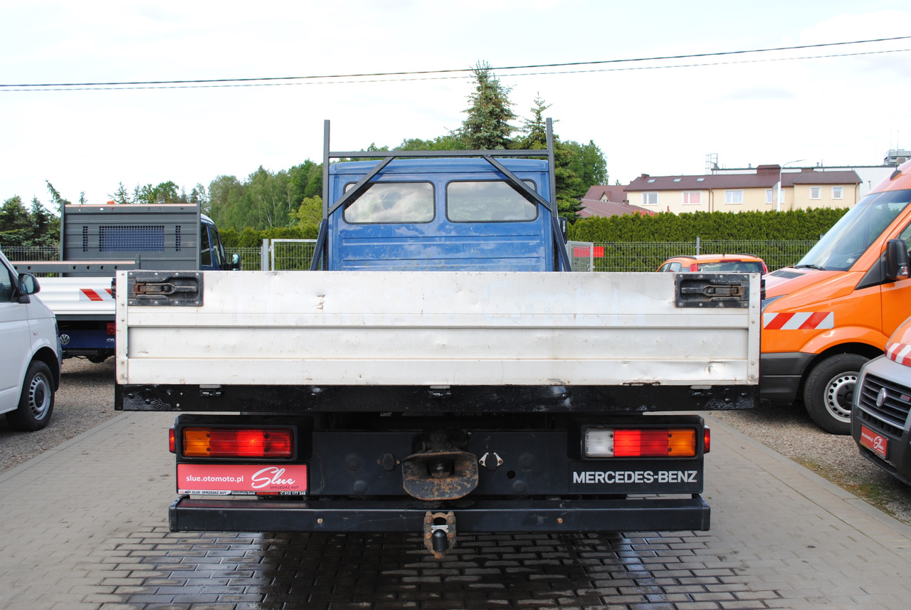 Mercedes-Benz 711D Doka Dubel Kabina Pritsche Doppelkabine - Sal/ Açık kasa kamyon: fotoğraf 3 Mercedes-Benz 711D Doka Dubel Kabina Pritsche Doppelkabine - Sal/ Açık kasa kamyon: fotoğraf 3