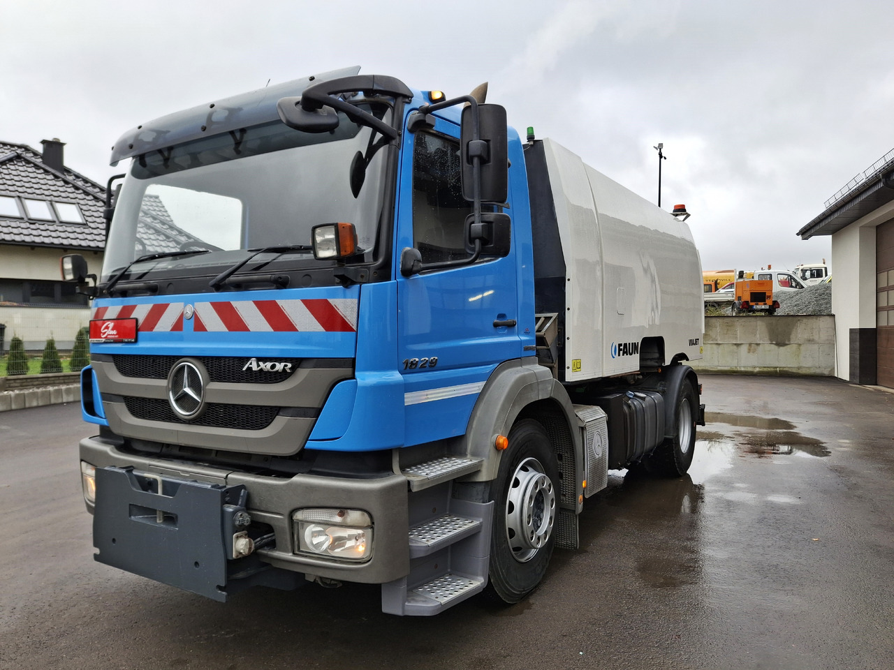 Mercedes-Benz Axor 1829 Zamiatarka Kehrmaschine FAUN Euro5 PM10 76 Tyś KM 2010 - Yol süpürme aracı: fotoğraf 2 Mercedes-Benz Axor 1829 Zamiatarka Kehrmaschine FAUN Euro5 PM10 76 Tyś KM 2010 - Yol süpürme aracı: fotoğraf 2