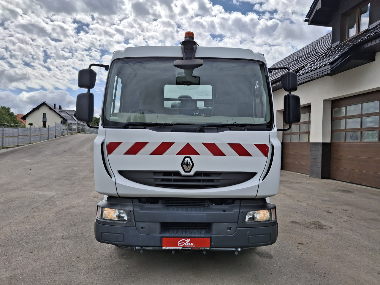 RENAULT Midlum 220 Zamiatarka Johnston VS500 Szczotki L/R Obie Strony Napęd Hydrostatyczny 2012r - Yol süpürme aracı: fotoğraf 2 RENAULT Midlum 220 Zamiatarka Johnston VS500 Szczotki L/R Obie Strony Napęd Hydrostatyczny 2012r - Yol süpürme aracı: fotoğraf 2