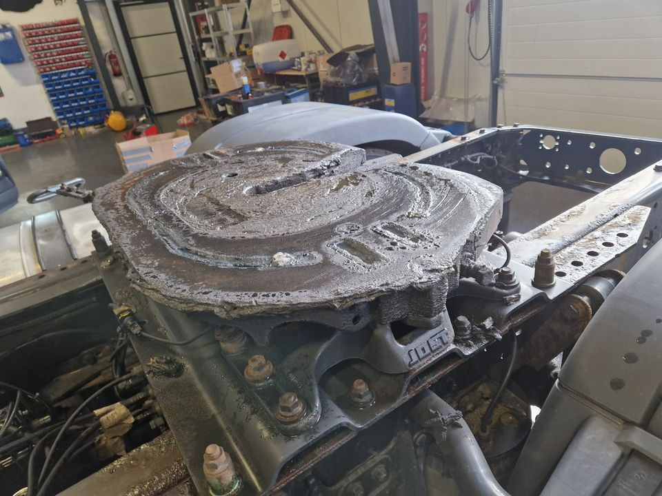 LKW Sattelkupplung Jost - Beşinci teker - Kamyon: fotoğraf 1 LKW Sattelkupplung Jost - Beşinci teker - Kamyon: fotoğraf 1