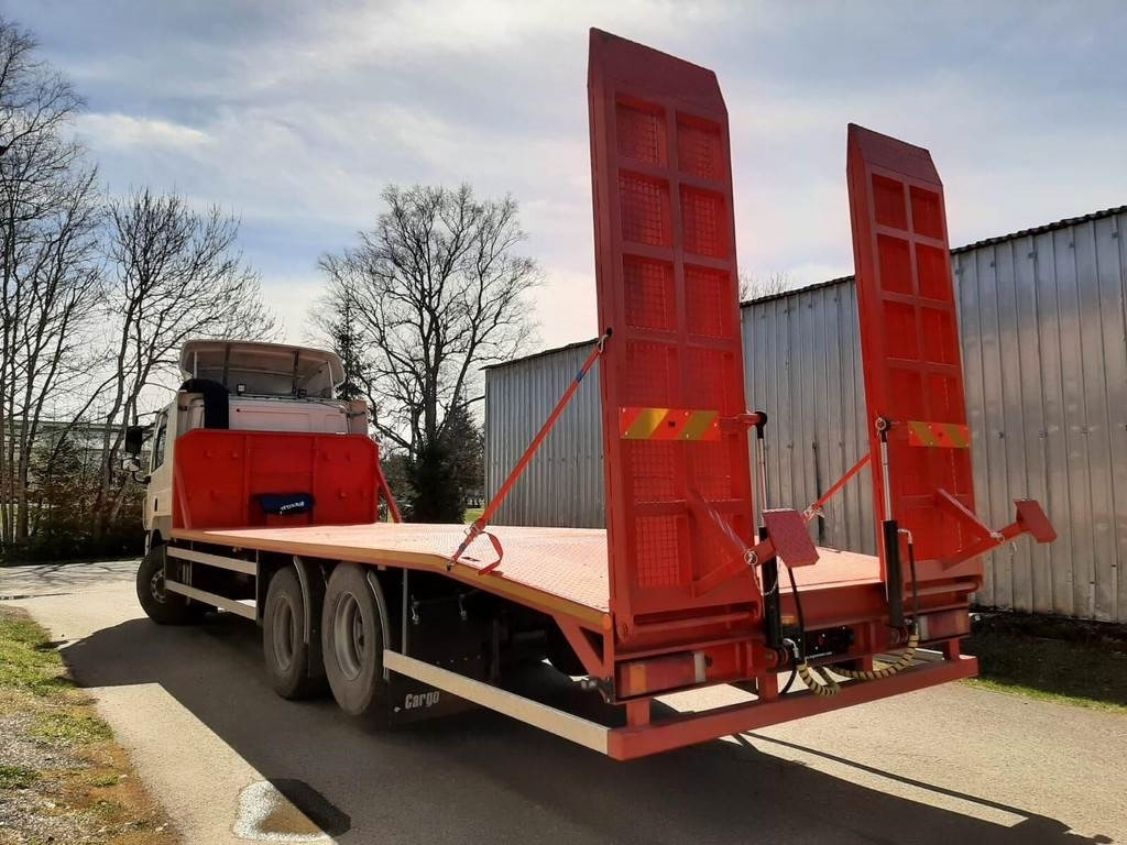 DAF 85.410 6X2 CAR TRANSPORTER - Araba taşıyıcı kamyon: fotoğraf 2 DAF 85.410 6X2 CAR TRANSPORTER - Araba taşıyıcı kamyon: fotoğraf 2