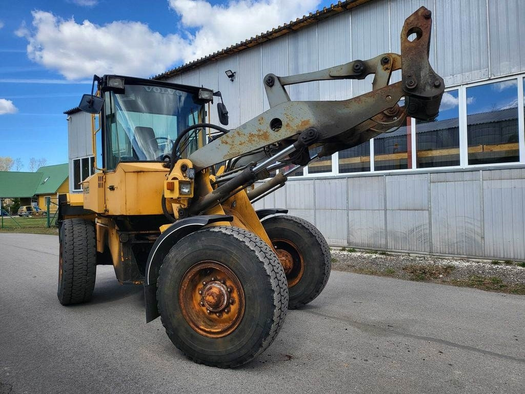 Volvo BM L70C - Tekerlekli yükleyici: fotoğraf 1 Volvo BM L70C - Tekerlekli yükleyici: fotoğraf 1