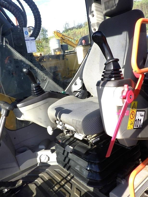 Paletli ekskavatör Volvo ECR 235 D: fotoğraf 8