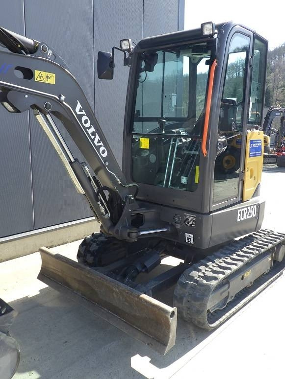 Volvo ECR 25 D - Mini ekskavatör: fotoğraf 2 Volvo ECR 25 D - Mini ekskavatör: fotoğraf 2