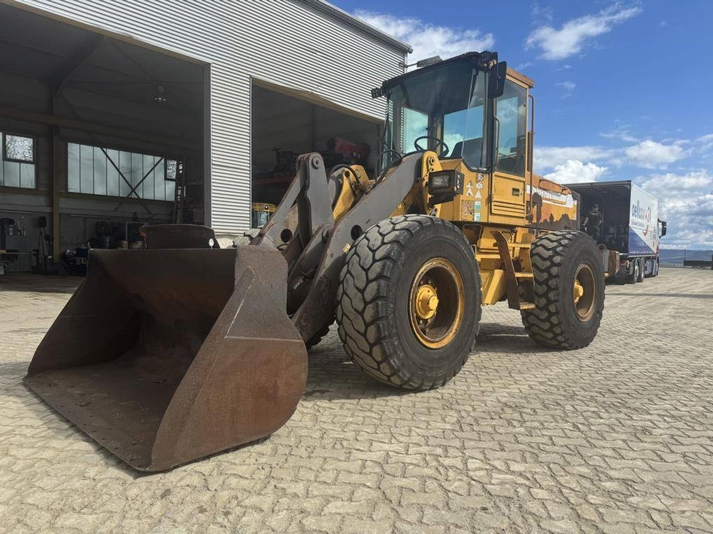 Volvo L 70 C - Tekerlekli yükleyici: fotoğraf 1 Volvo L 70 C - Tekerlekli yükleyici: fotoğraf 1