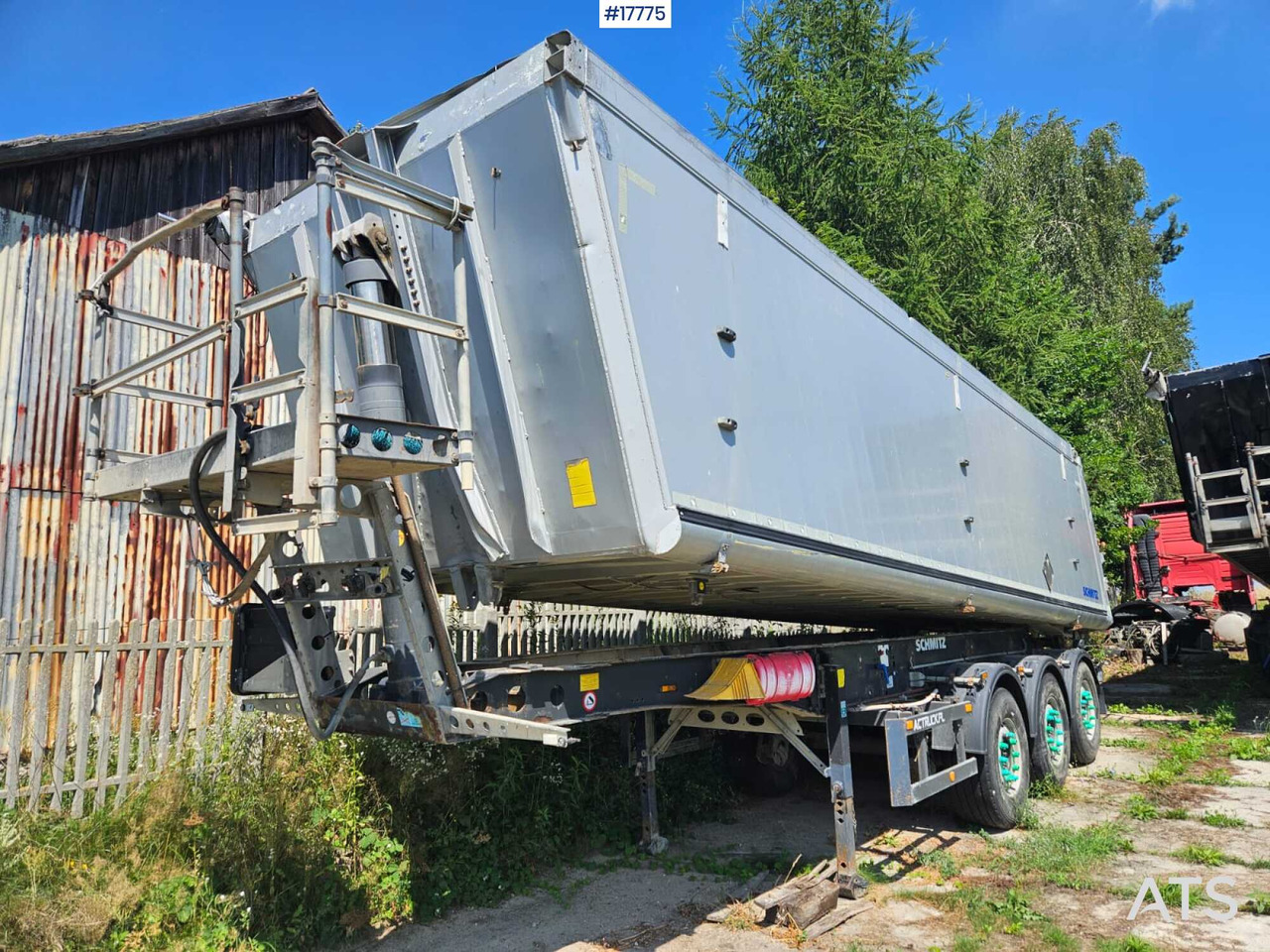 2013 Schmitz SKI 24 - Damperli dorse: fotoğraf 1 2013 Schmitz SKI 24 - Damperli dorse: fotoğraf 1