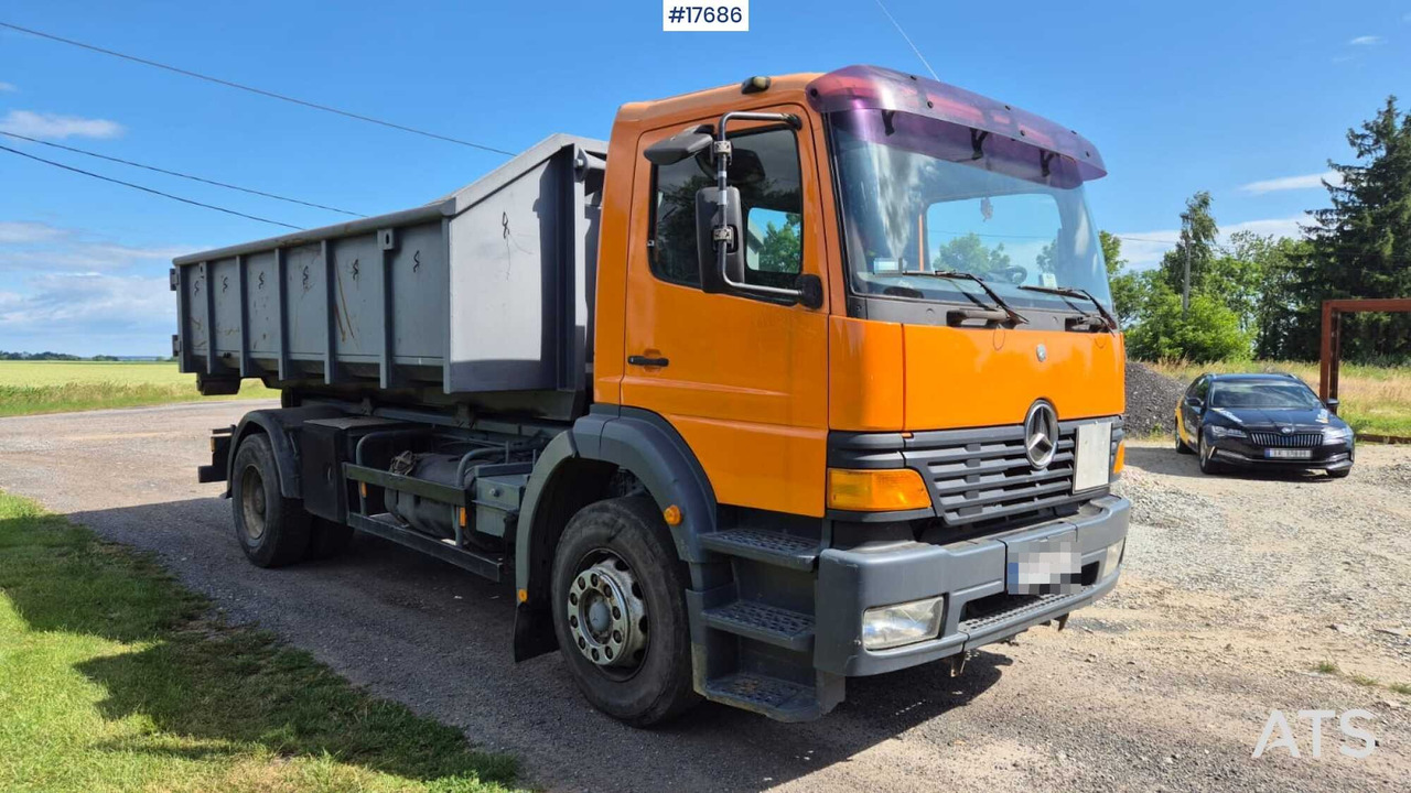 Mercedes-Benz 1828 hooklift (1999) two containers - Kancalı yükleyici kamyon: fotoğraf 3 Mercedes-Benz 1828 hooklift (1999) two containers - Kancalı yükleyici kamyon: fotoğraf 3
