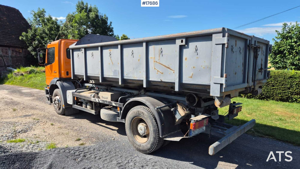 Mercedes-Benz 1828 hooklift (1999) two containers - Kancalı yükleyici kamyon: fotoğraf 5 Mercedes-Benz 1828 hooklift (1999) two containers - Kancalı yükleyici kamyon: fotoğraf 5