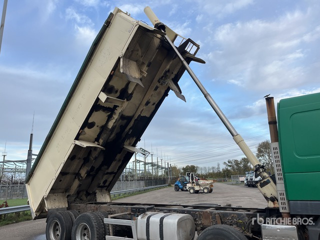 2010 Volvo FM420 8x4 Twin-Steer Sleeper Quad/A Dump Truck - Damperli kamyon: fotoğraf 4 2010 Volvo FM420 8x4 Twin-Steer Sleeper Quad/A Dump Truck - Damperli kamyon: fotoğraf 4