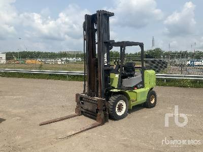 CLARK CGP45 4500 kg (Inoperable) - Forklift: fotoğraf 1 CLARK CGP45 4500 kg (Inoperable) - Forklift: fotoğraf 1