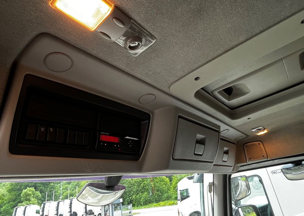 Renault Kerax 380 EEV // Skrzynia Burtowa // HIAB XS166 Hipro + Radio // Zwolnice // // - Sal/ Açık kasa kamyon, Vinçli kamyon: fotoğraf 4 Renault Kerax 380 EEV // Skrzynia Burtowa // HIAB XS166 Hipro + Radio // Zwolnice // // - Sal/ Açık kasa kamyon, Vinçli kamyon: fotoğraf 4