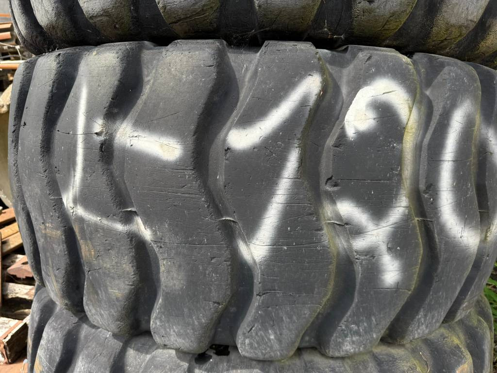 Goodyear 23,5R25 - Lastik: fotoğraf 4 Goodyear 23,5R25 - Lastik: fotoğraf 4