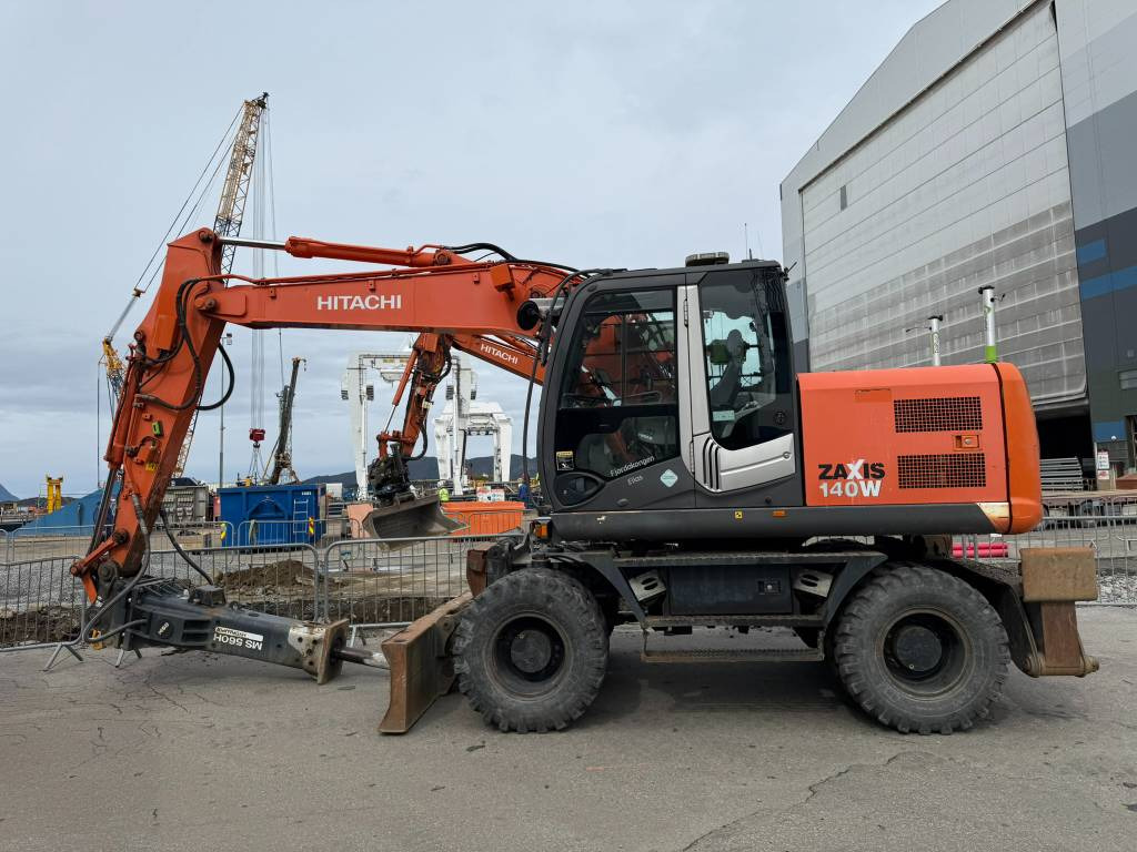 Hitachi ZX 140 W-3 - Tekerlekli ekskavatör: fotoğraf 4 Hitachi ZX 140 W-3 - Tekerlekli ekskavatör: fotoğraf 4