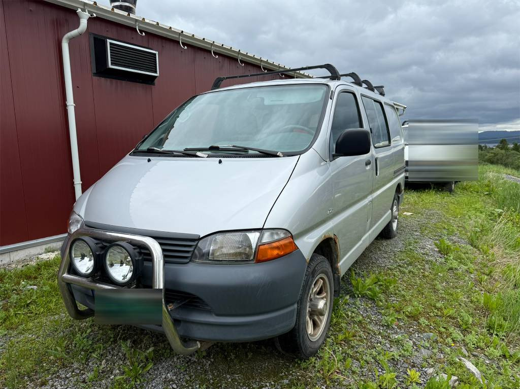 Toyota Hiace 4x4 - Panelvan: fotoğraf 4 Toyota Hiace 4x4 - Panelvan: fotoğraf 4