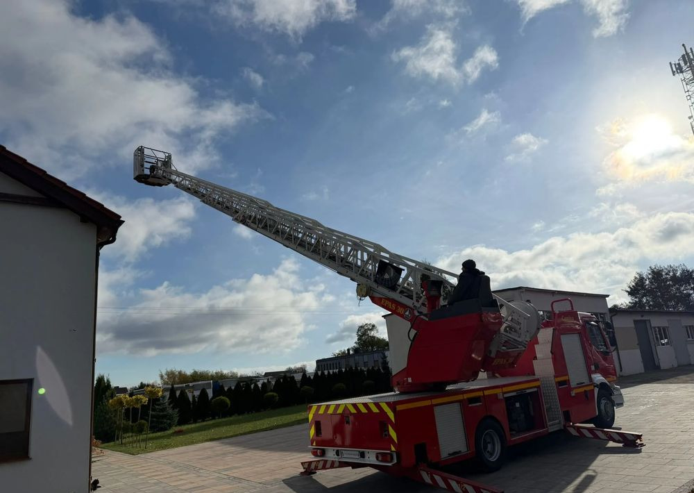 Renault Midlum 210 - İtfaiye aracı: fotoğraf 3 Renault Midlum 210 - İtfaiye aracı: fotoğraf 3