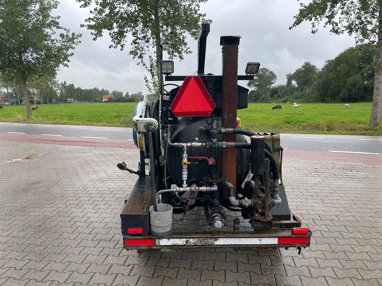 Burtec TSH 500 bitumen sprayer - Asfalt döşeme aracı: fotoğraf 3 Burtec TSH 500 bitumen sprayer - Asfalt döşeme aracı: fotoğraf 3