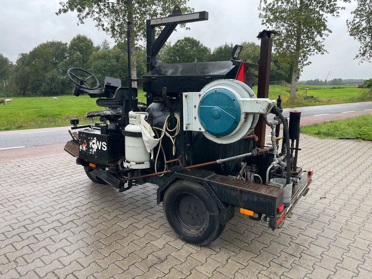 Burtec TSH 500 bitumen sprayer - Asfalt döşeme aracı: fotoğraf 2 Burtec TSH 500 bitumen sprayer - Asfalt döşeme aracı: fotoğraf 2