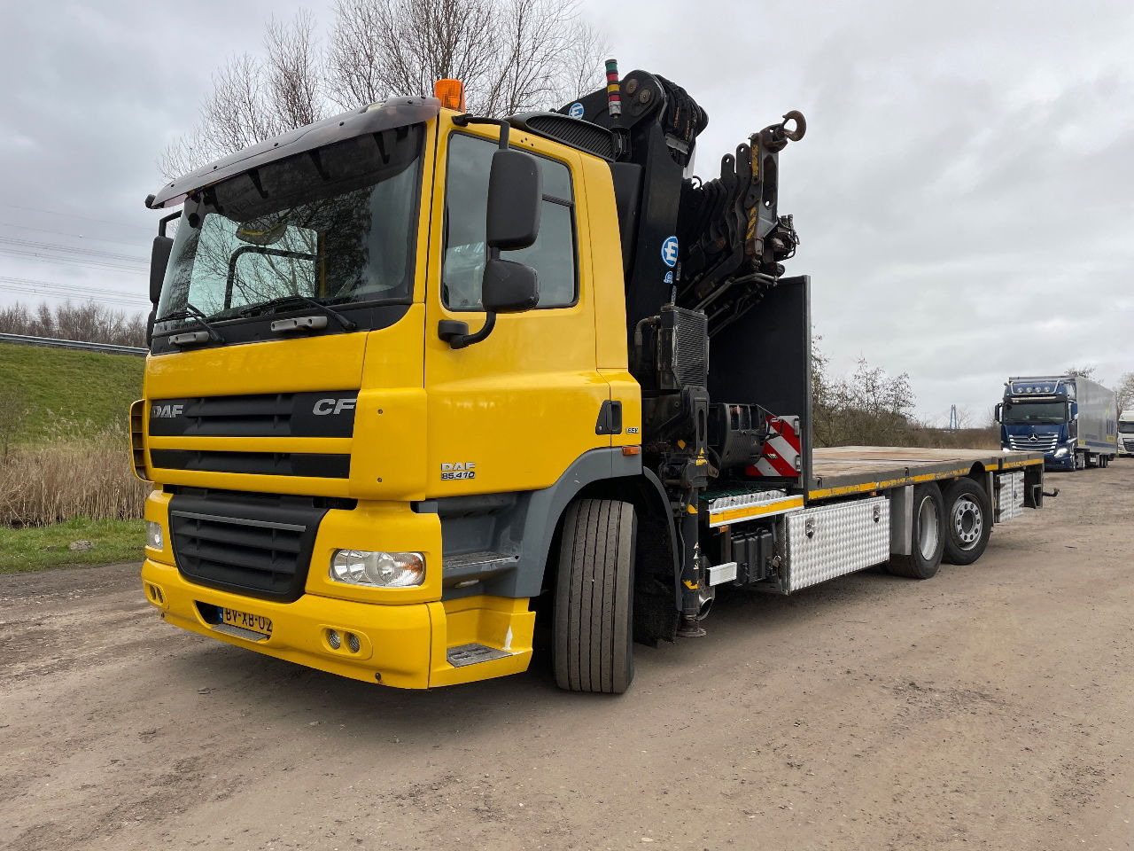 DAF 85.410 Met Effer 470 6s laadkraan ladekran loadercrane crane palfinger hiab fassi - Vinçli kamyon: fotoğraf 1 DAF 85.410 Met Effer 470 6s laadkraan ladekran loadercrane crane palfinger hiab fassi - Vinçli kamyon: fotoğraf 1