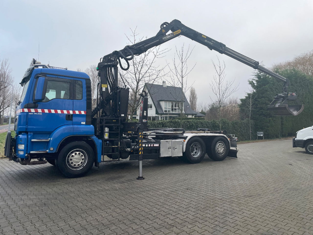 MAN TGS 26.360 with palfinger Z crane, remote controled crane - Konteynır taşıyıcı/ Yedek karoser kamyon, Vinçli kamyon: fotoğraf 2 MAN TGS 26.360 with palfinger Z crane, remote controled crane - Konteynır taşıyıcı/ Yedek karoser kamyon, Vinçli kamyon: fotoğraf 2