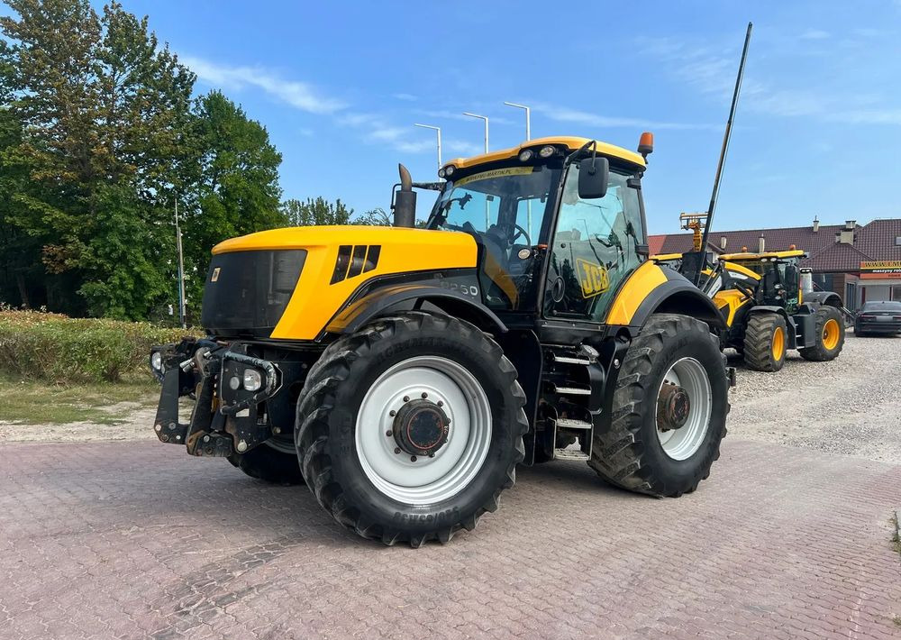 JCB Fastrac 8250 - Traktör: fotoğraf 1 JCB Fastrac 8250 - Traktör: fotoğraf 1
